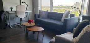 Elegant 2 Bedroom, 2 Bathroom Downtown Retreat with Superior Views
